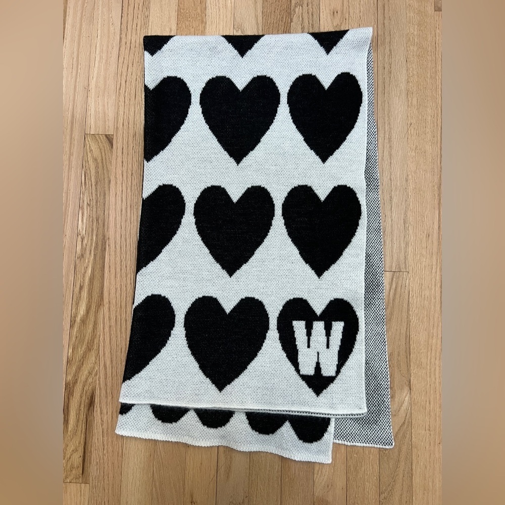 Baublebar Black Cream Wrapped In Love Custom Heart Blanket Letter W - Picture 4 of 6